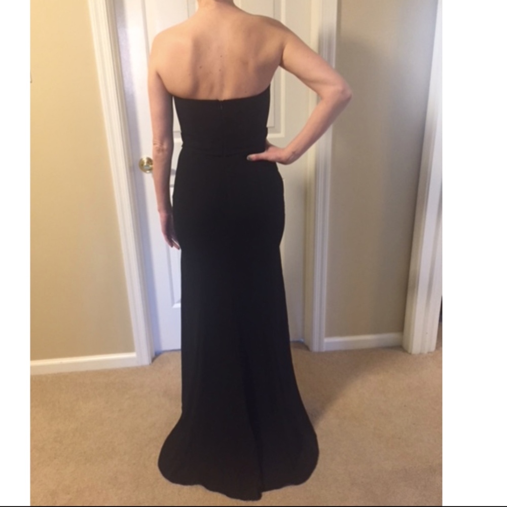 Vera Wang black strapless gown - Picture 2 of 5